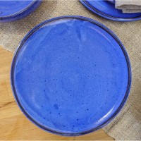 getöpferte Teller blau
